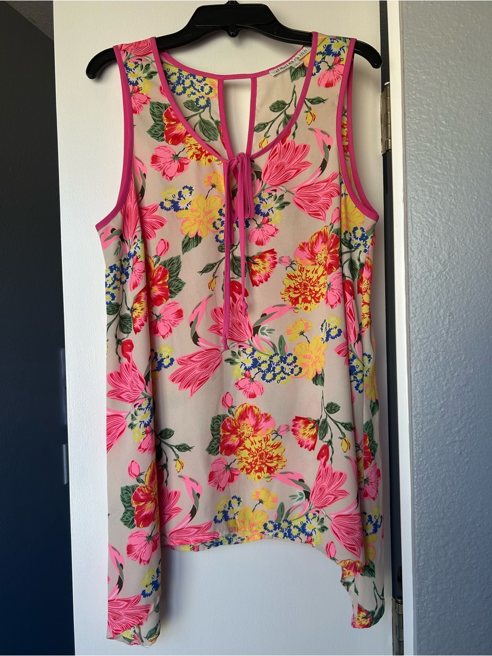 Daniel Rainn sleeveless floral blouse